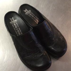 Mephisto Black clogs